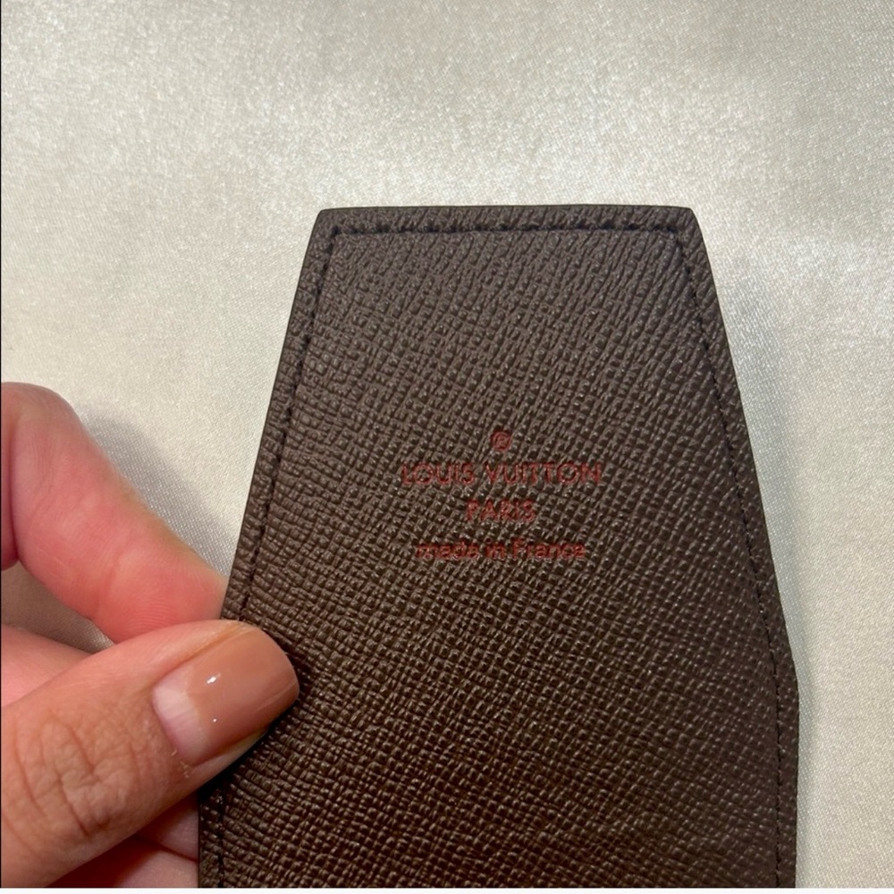 Louis Vuitton Damier Ebene Case Like-new - Picture 8 of 8